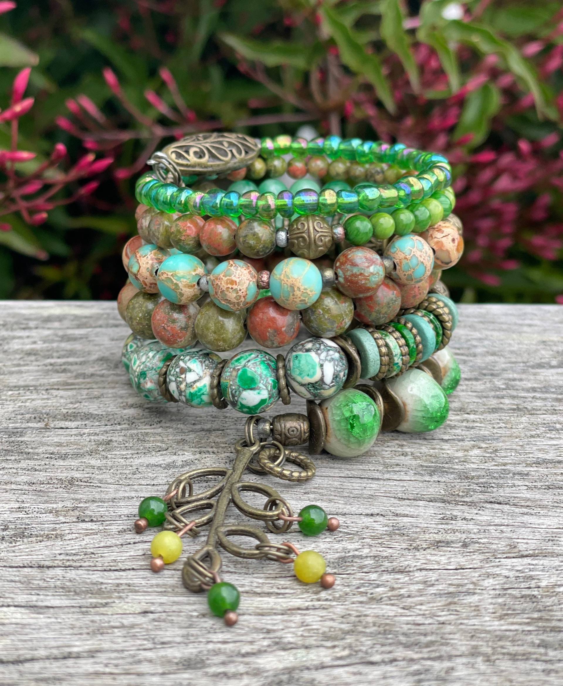 Grüntöne Verwoben Mit Messing Und Kupfer - Memory Wire Armband Ohrringe von BlooMoonJewelry