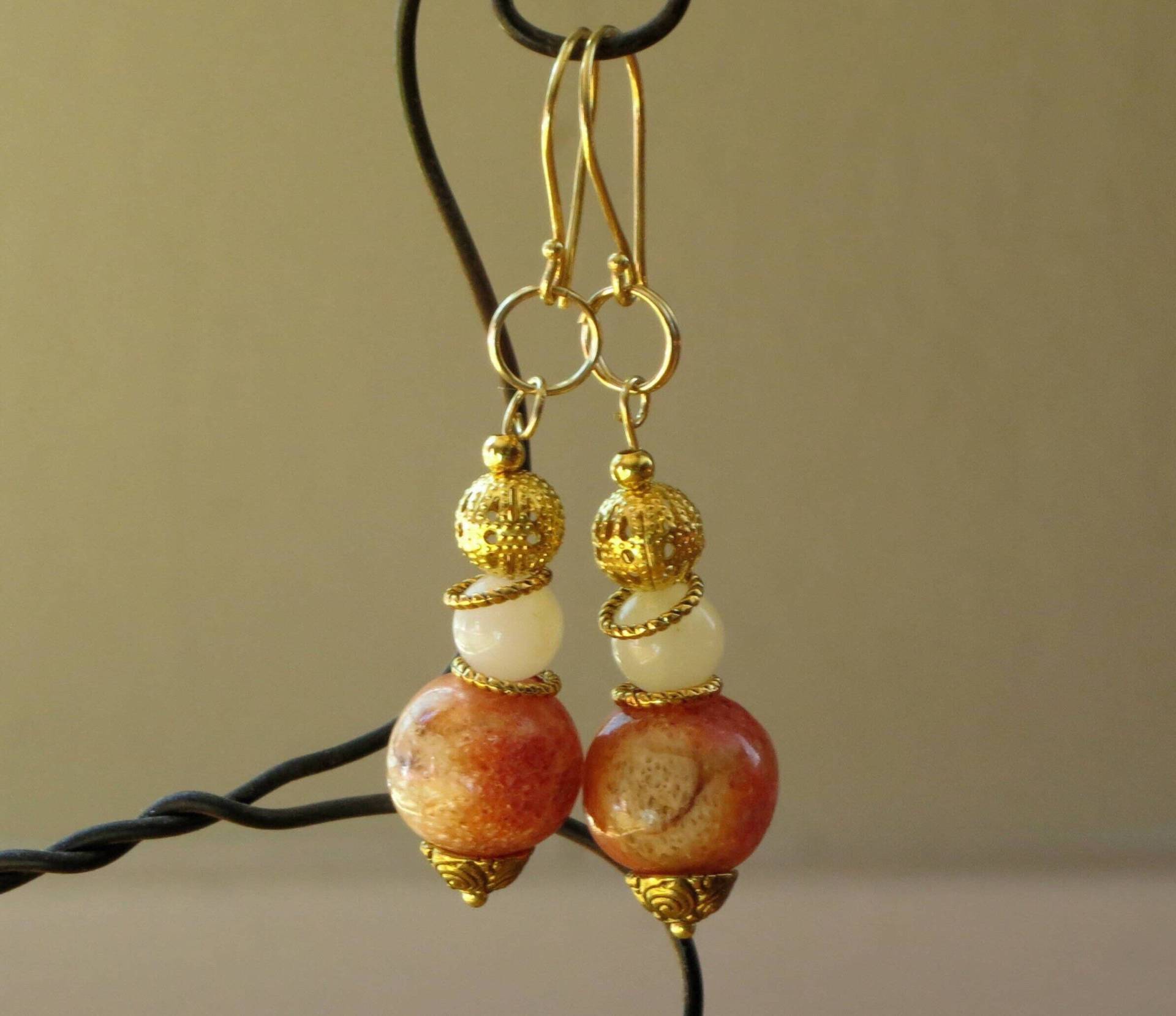 Philippinen Apfel Koralle Ohrringe von BlooMoonJewelry