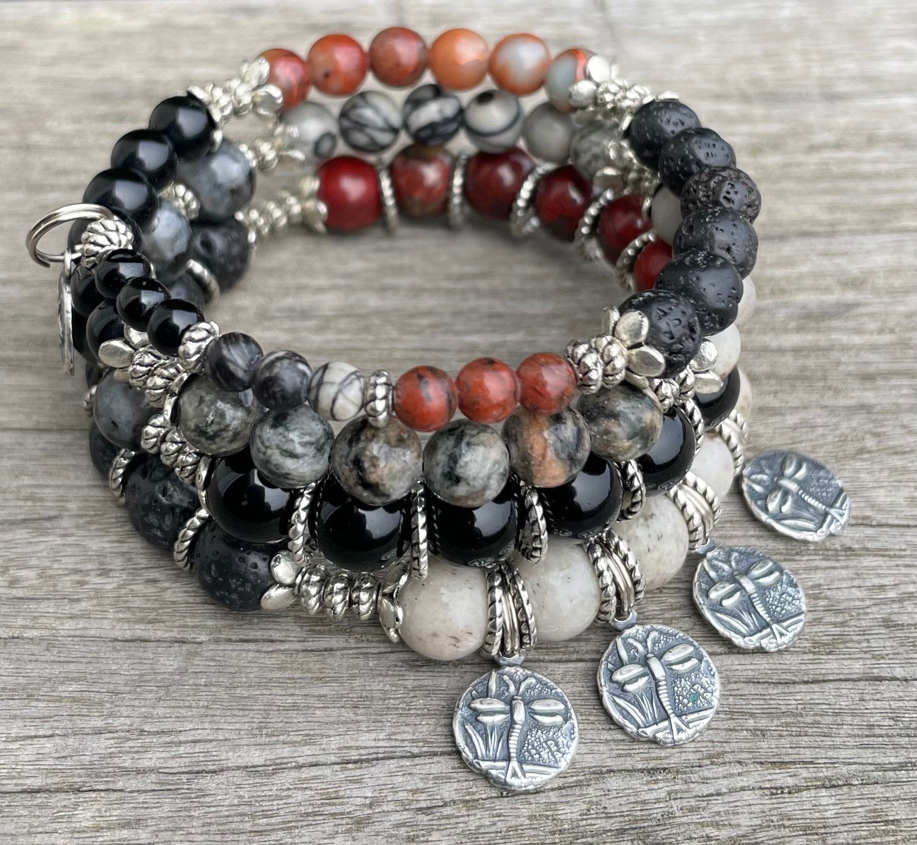 Silber Libellen - Memory Wire Armband von BlooMoonJewelry