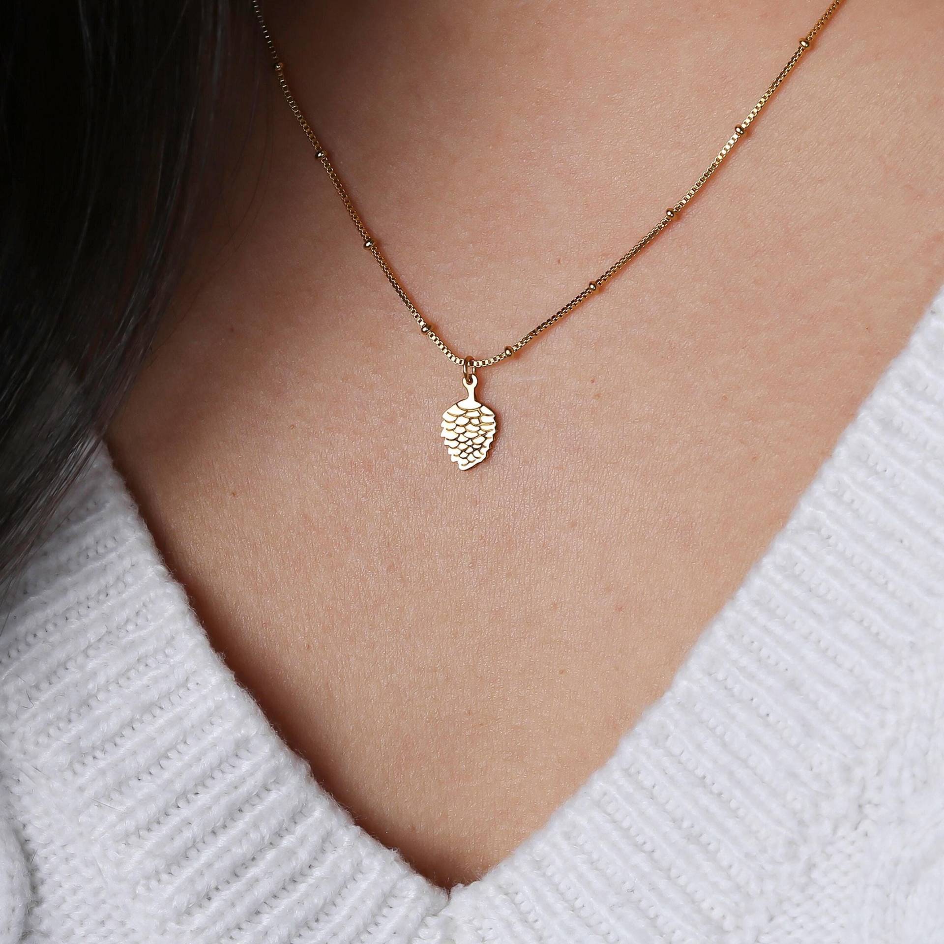24 K Gold Gefüllte Perlen Pinecone Halskette Erntedank Natur Geschenk Für Sie Herbst Schmuck Zierliche Anhänger Sterling Silber von BloobleeJewelry