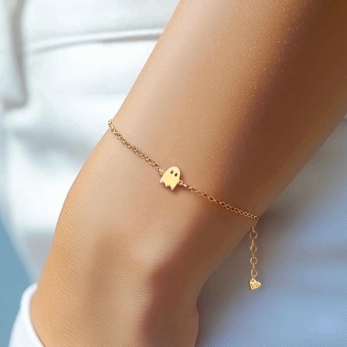 24K Gold Fill Retro Geist Armband Minimaler Herbst Schmuck Boo Gruselige Saison Videospieler Geschenk Für Sie Halloween 24K Gold Fill Retro Geist Armband Minimaler Herbst Schmuck Boo Gruselige Saison Videospieler Geschenk Für Sie Halloween von BloobleeJewelry