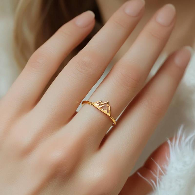 24K Gold Filled Berg-Ring Zierliches Sterling Silber Stacking Band von BloobleeJewelry