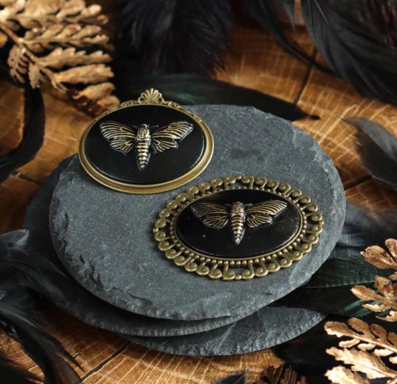 3D Totenkopfmotte Anhänger Und Brosche in Schwarz Bronze Silber Fassung Für Gothic Outfit Cosplay von BloodyBrilliants