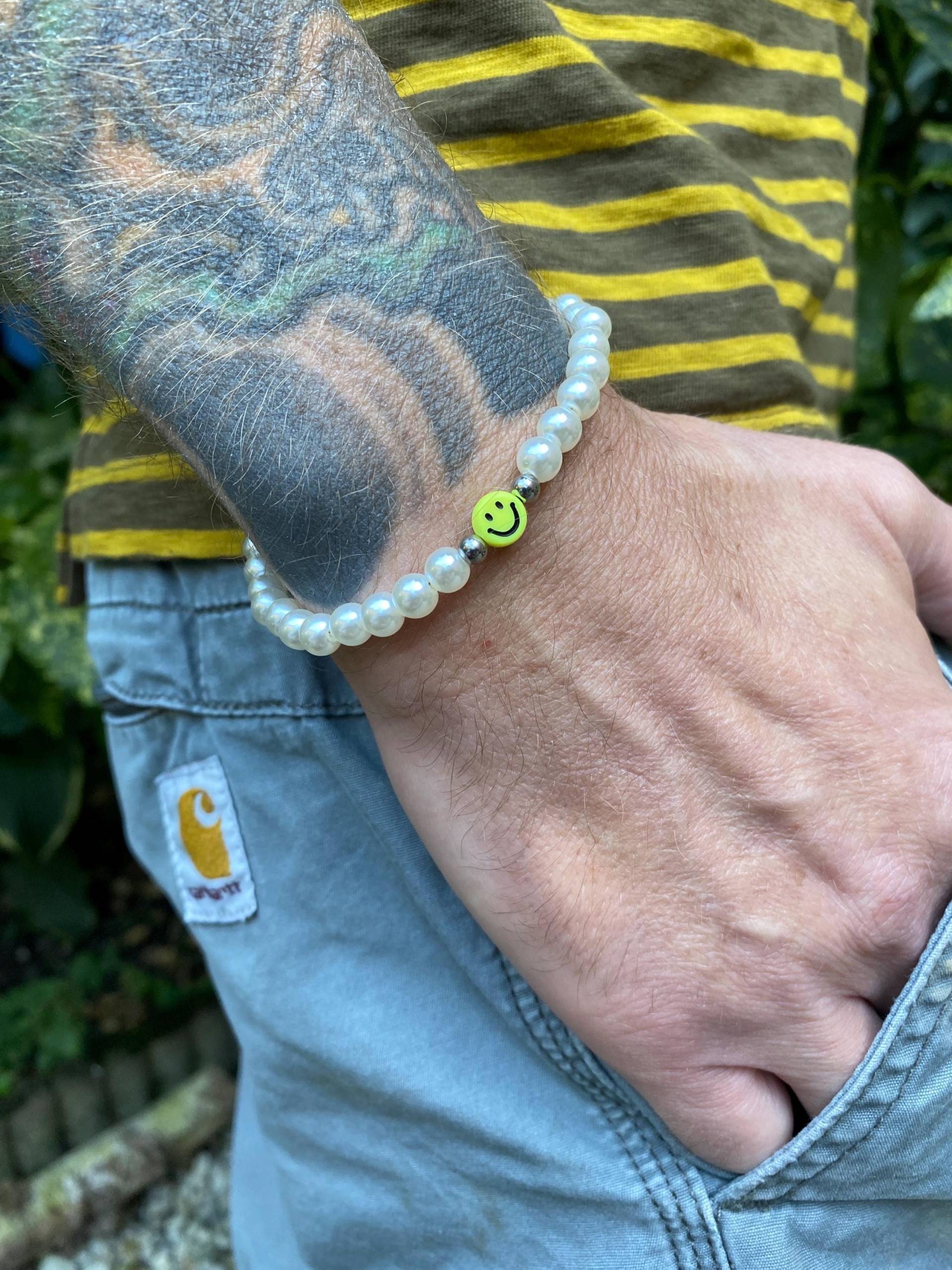 Perlenarmband Smiley Für Herren Mit Wasserfestem Edelstahl Verschluss Armband Gold Silber Happy Face Gifts For Him Perlenarmband Smiley Für Herren Mit Wasserfestem Edelstahl Verschluss Armband Gold Silber Happy Face Gifts For Him von BloomBayBracelets