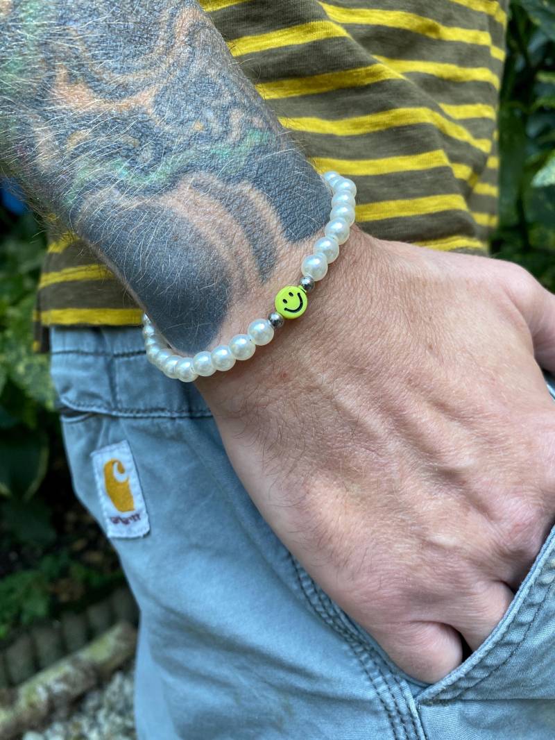 Perlenarmband Smiley Für Herren Mit Wasserfestem Edelstahl Verschluss Armband Gold Silber Happy Face Gifts For Him von BloomBayBracelets