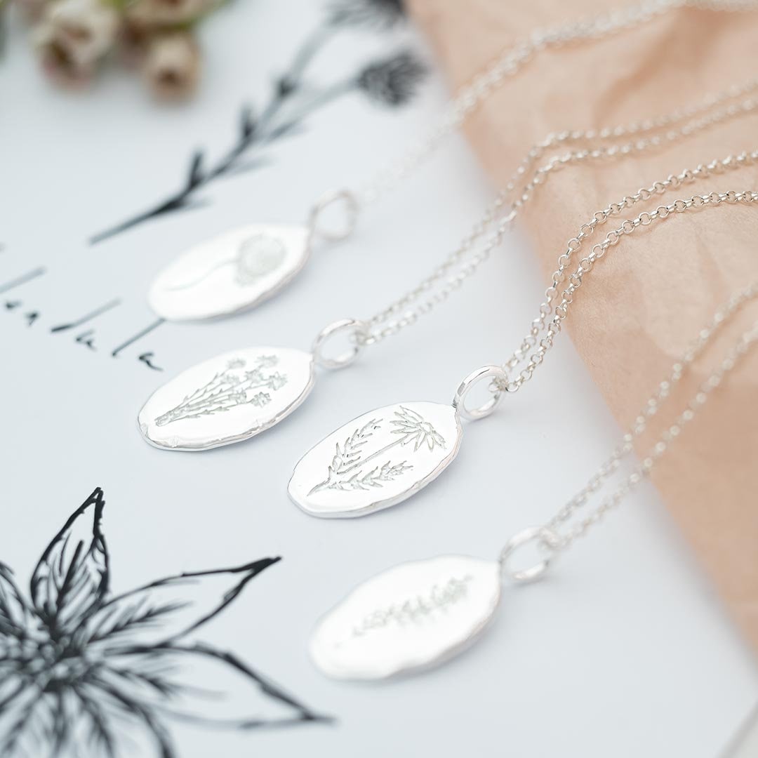 Personalisierte Halskette Mit Ovaler Geburtsblume Aus Sterlingsilber Geburtsblumenschmuck Geschenk Für Sie Geburtstagsgeschenk Bloom Boutique von BloomBoutiqueUK