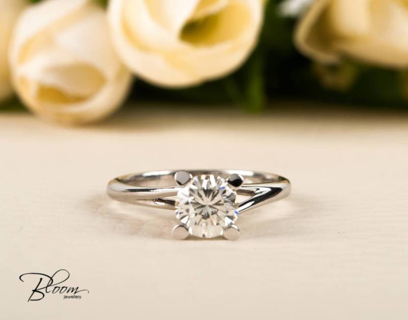 1.00 Ct Zertifizierter Naturdiamant-Verlobungsring, 18K Weißgold von BloomDiamonds