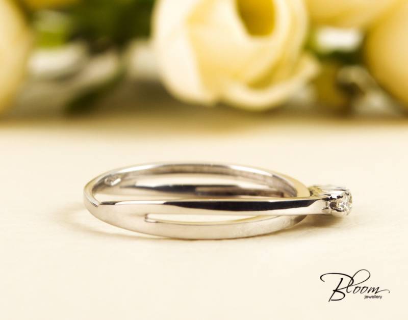 Fünfstein Diamant Ring Jubiläum Geschenk 18K Weißgold Bloomdiamonds von BloomDiamonds