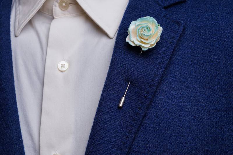 Atemberaubende Baby Blau Ombre Brosche Stick Pin Mit Großer Blühender Rose in Der Goldenen/Silbernen Nadel, Formelle Veranstaltung Blume Für von BloomLapelPins