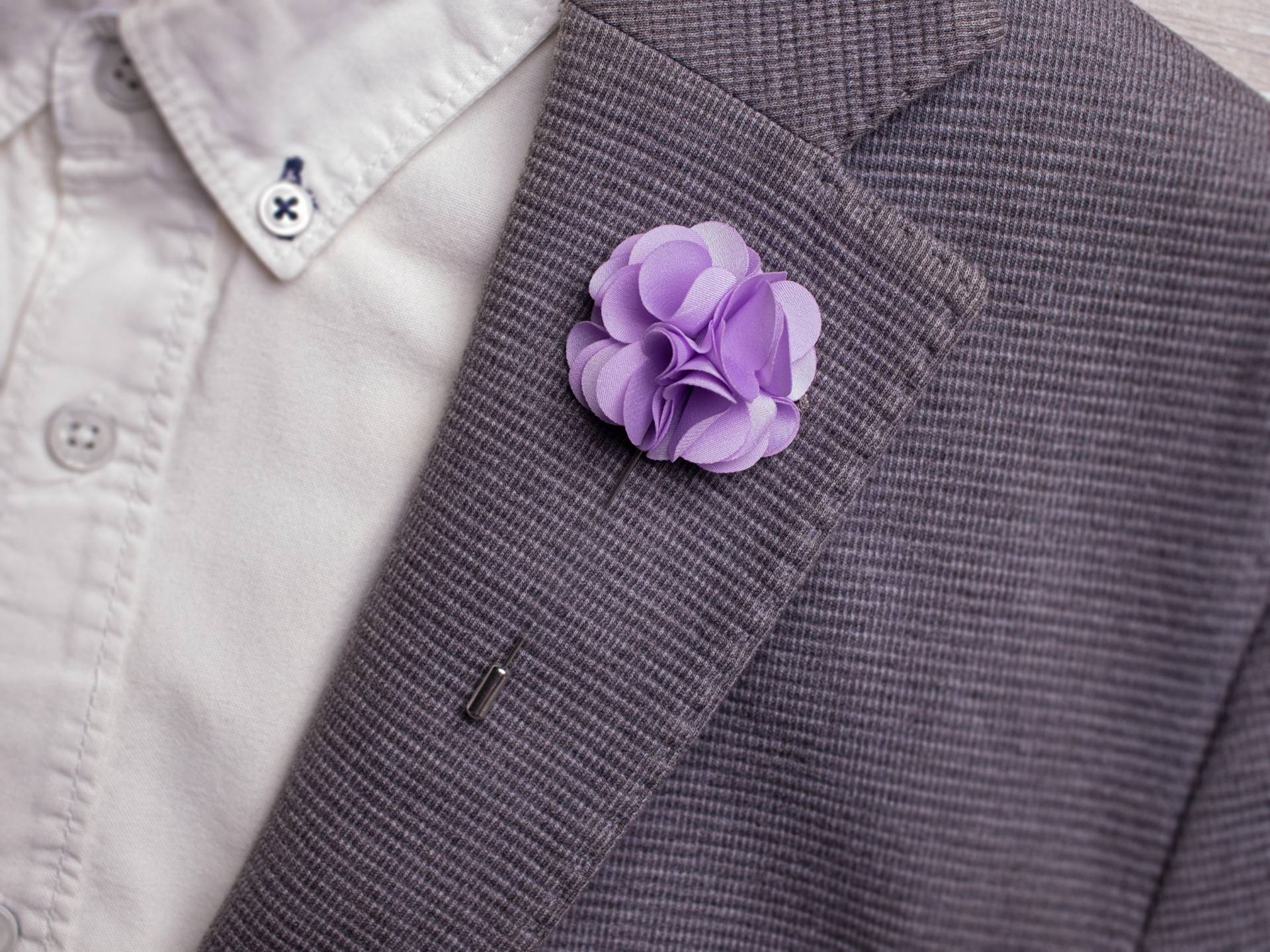 Flieder Revers Blume Pin Für Männer, Anzug-Accessoires, Lavendel Pin, Männer Brosche, Lila Anzug, Wunderliche Hochzeit Knopfloch von BloomLapelPins