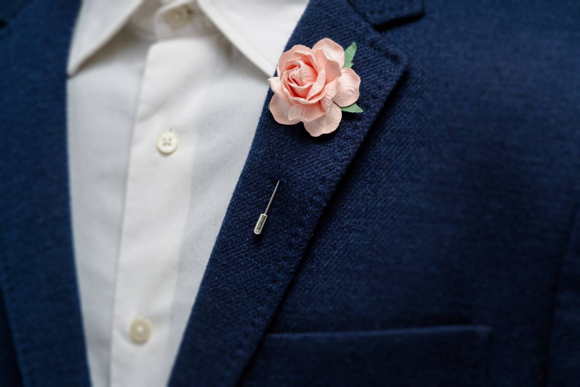 Hellrosa Rose Revers Pin - Anzüge Jacke Anstecknadel, Hochzeitsbrosche Für Männer, Fancy Boutonniere, Männer Anzug Adrette Anstecknadel von BloomLapelPins