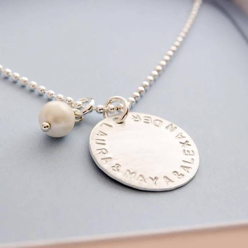 Namenskette Mit Perle Und Gravur Aus Sterling Silber Familienkette Personalisierter Schmuck Handgemacht Von Bloomgart von Bloomgart