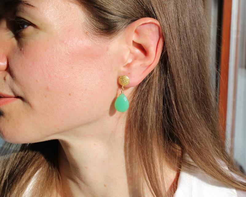 Grüner Onyx Tropfen Ohrringe von BloomyStones