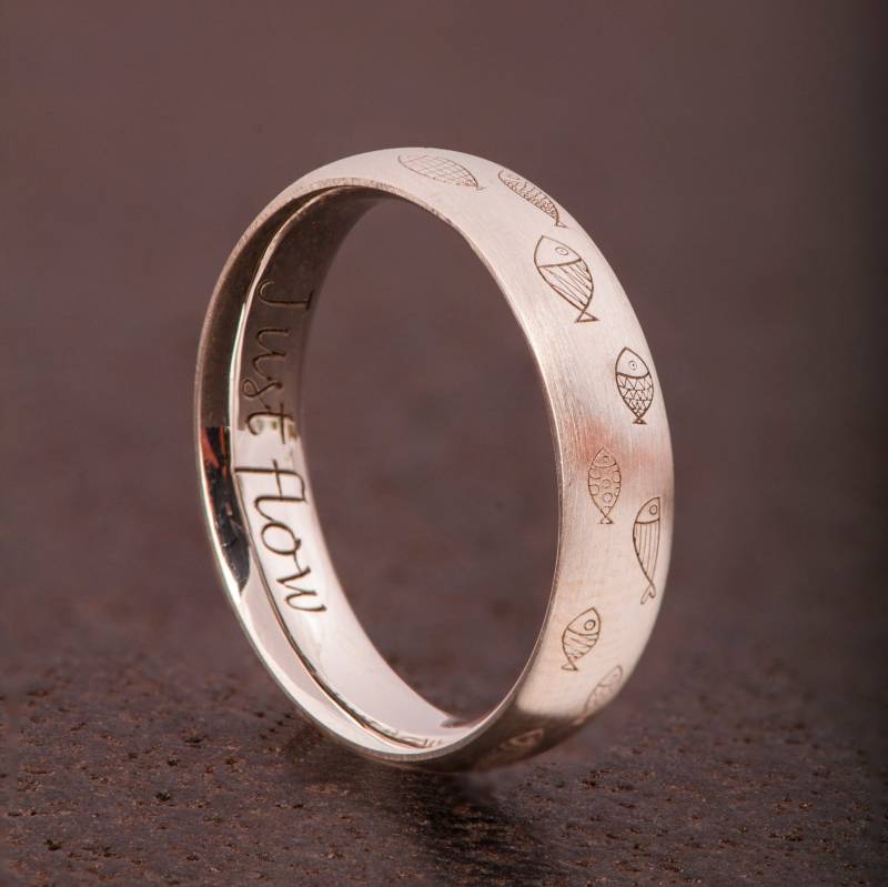 Fisch Sterling Silber Band Band Personalisierter Comfort Fit Ring von BlossomAndSuch