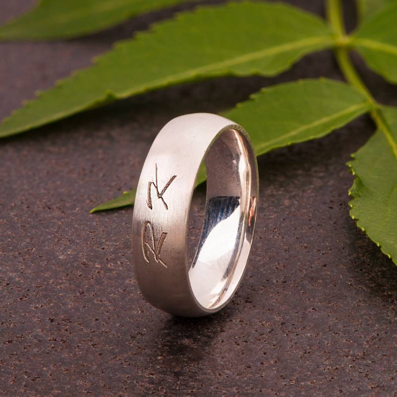 Personalisierter Initialien Ring Handgefertigtes Comfort Fit Band von BlossomAndSuch