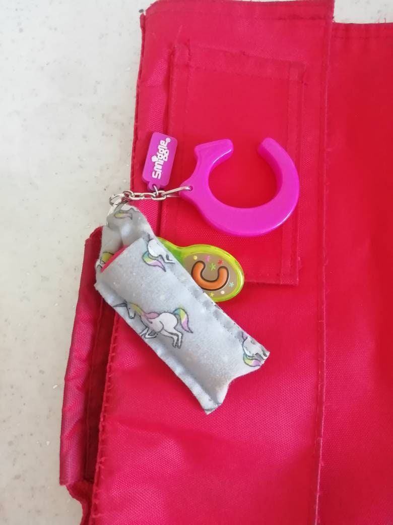 Einhorn Lippenbalsam, Lippenstift, Chapstick, Memory Stick Halter Schlüsselanhänger von BlossomKnitsGB