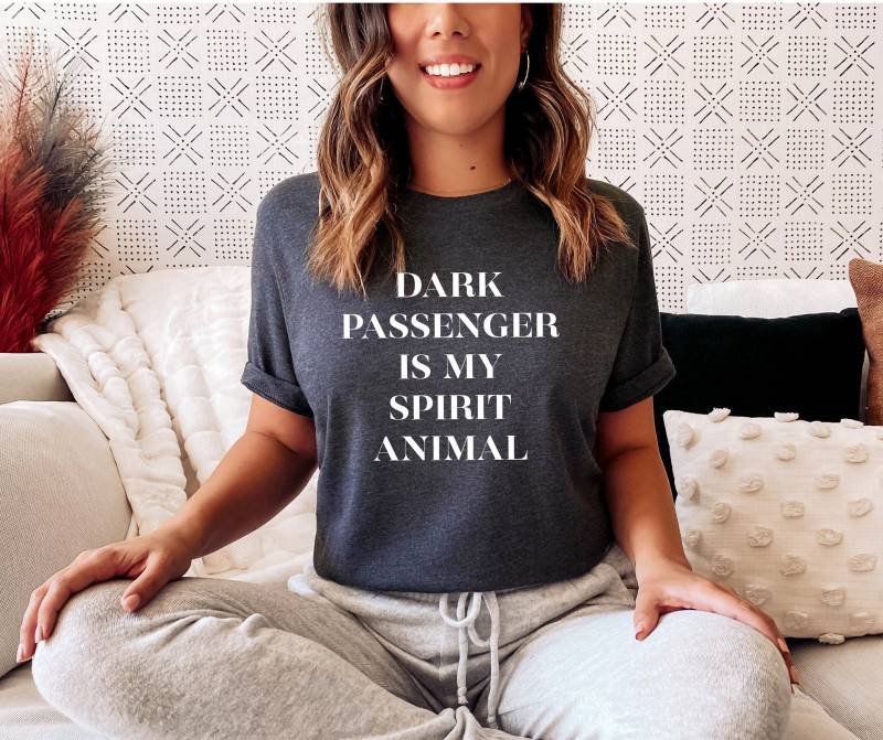 Dunklespassagier Ist Mein Spirit Animal Shirt von BlossomPointDesign