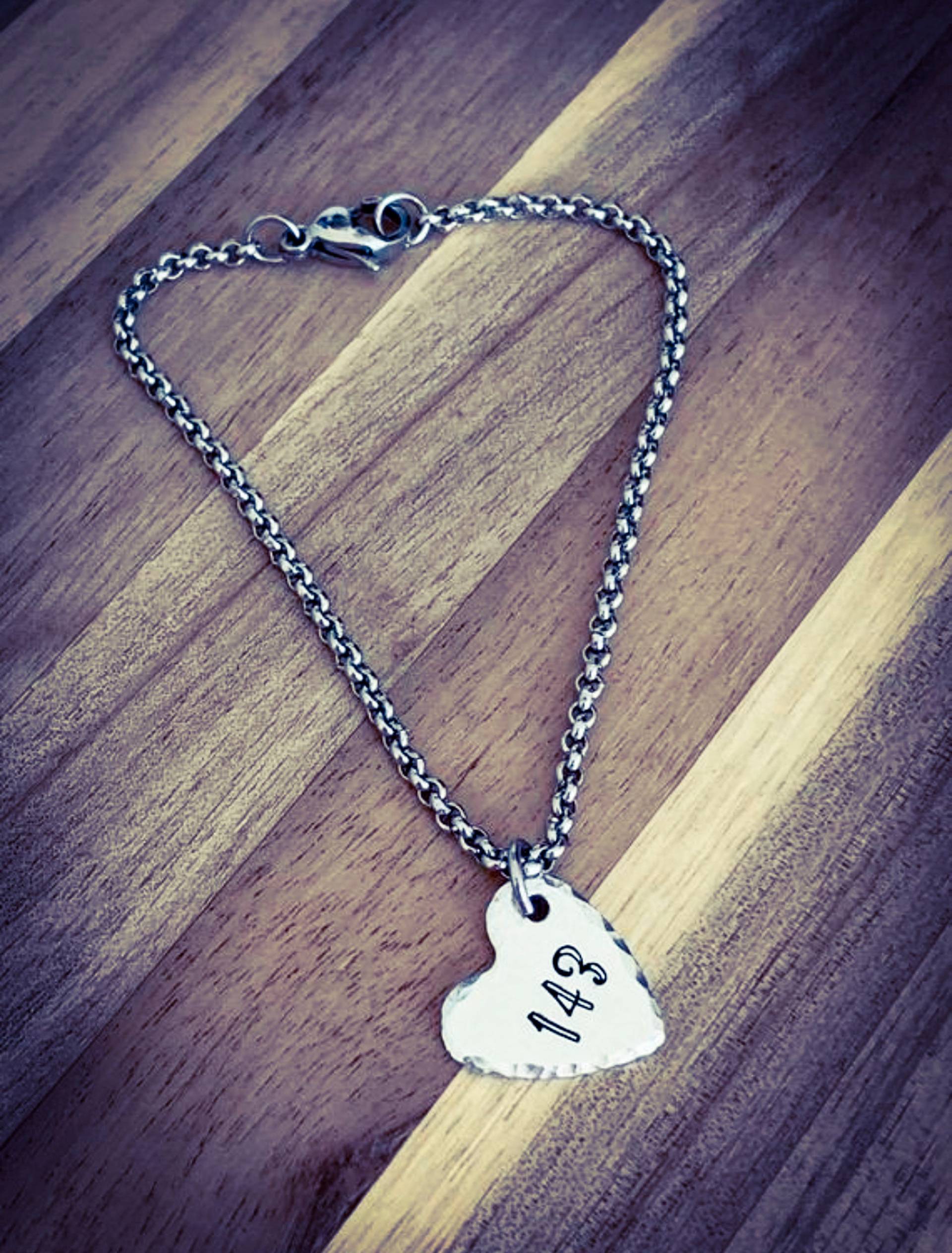Hand Gestempelt "143' Herz Armband Edelstahl Rolo Kette Hand Gestempelt "143' Herz Armband Edelstahl Rolo Kette von BlossomWitchUK