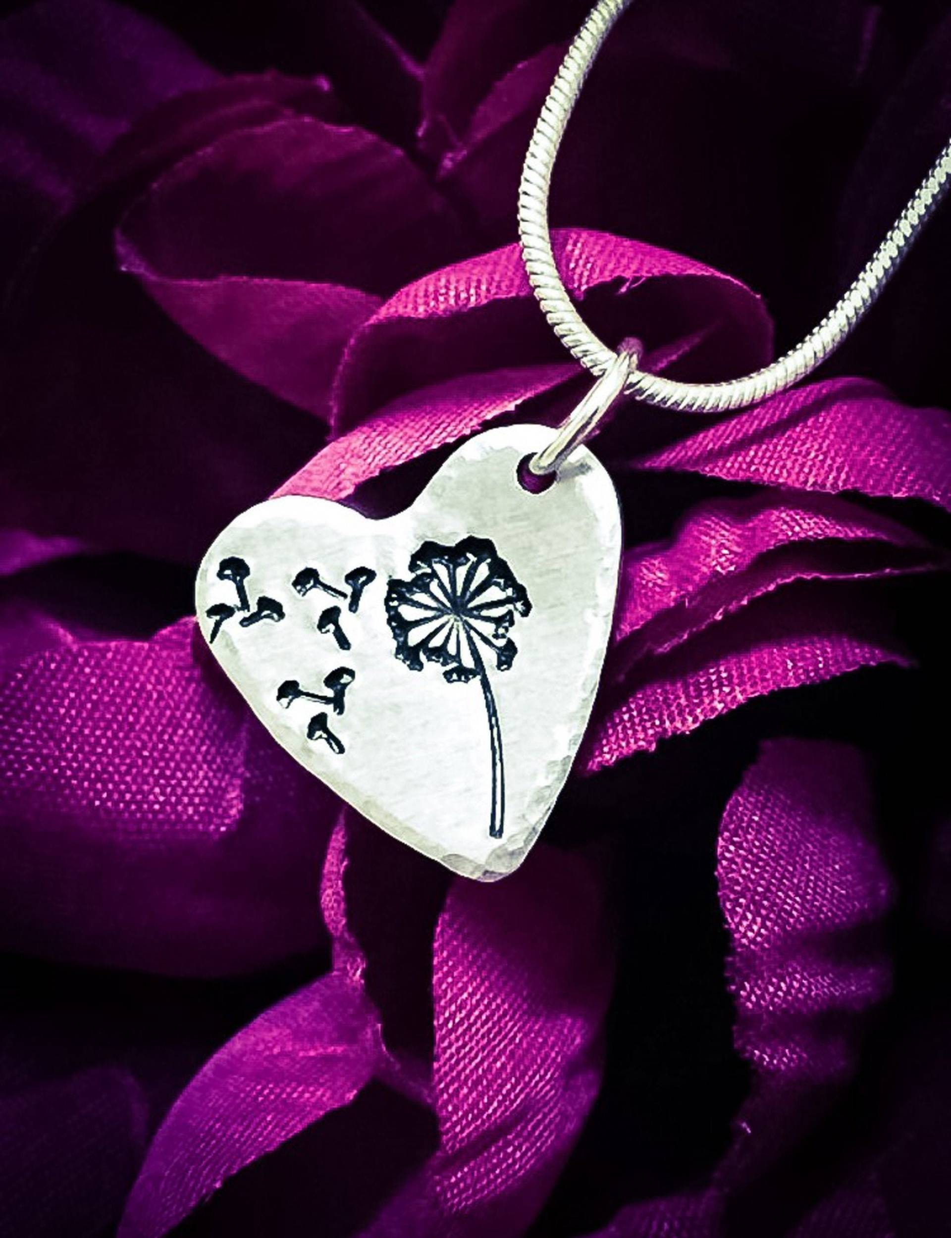 Hand Gestempelt Pusteblume Herz Halskette Aluminium Wunsch Schmuck Hand Gestempelt Pusteblume Herz Halskette Aluminium Wunsch Schmuck von BlossomWitchUK