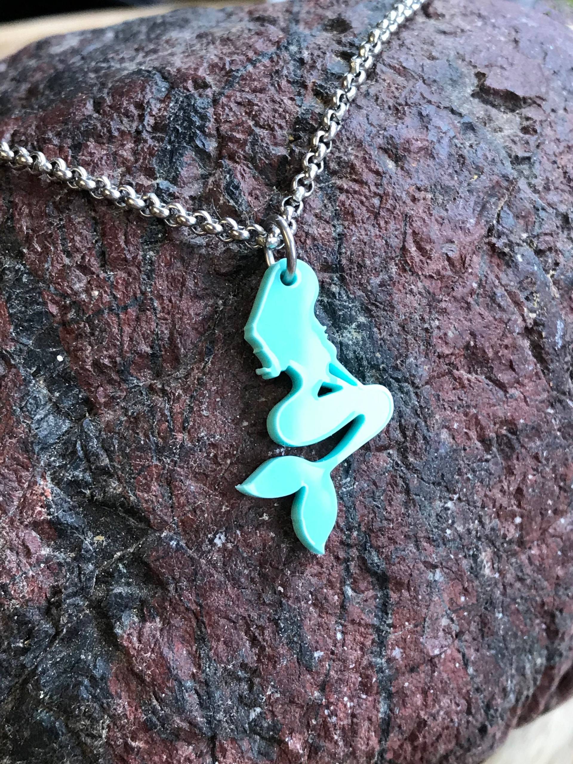 Meerjungfrau Acryl-Anhänger Charm Aus Minze, Edelstahl-Kette Meerjungfrau Acryl-Anhänger Charm Aus Minze, Edelstahl-Kette von BlossomWitchUK