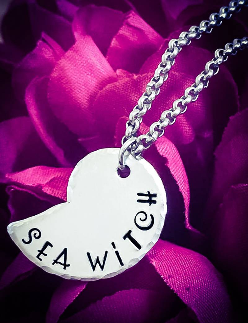 Sea Witch Halskette Handgestempelte Nautilus Shell, Meerjungfrau Schmuck Sea Witch Halskette Handgestempelte Nautilus Shell, Meerjungfrau Schmuck von BlossomWitchUK