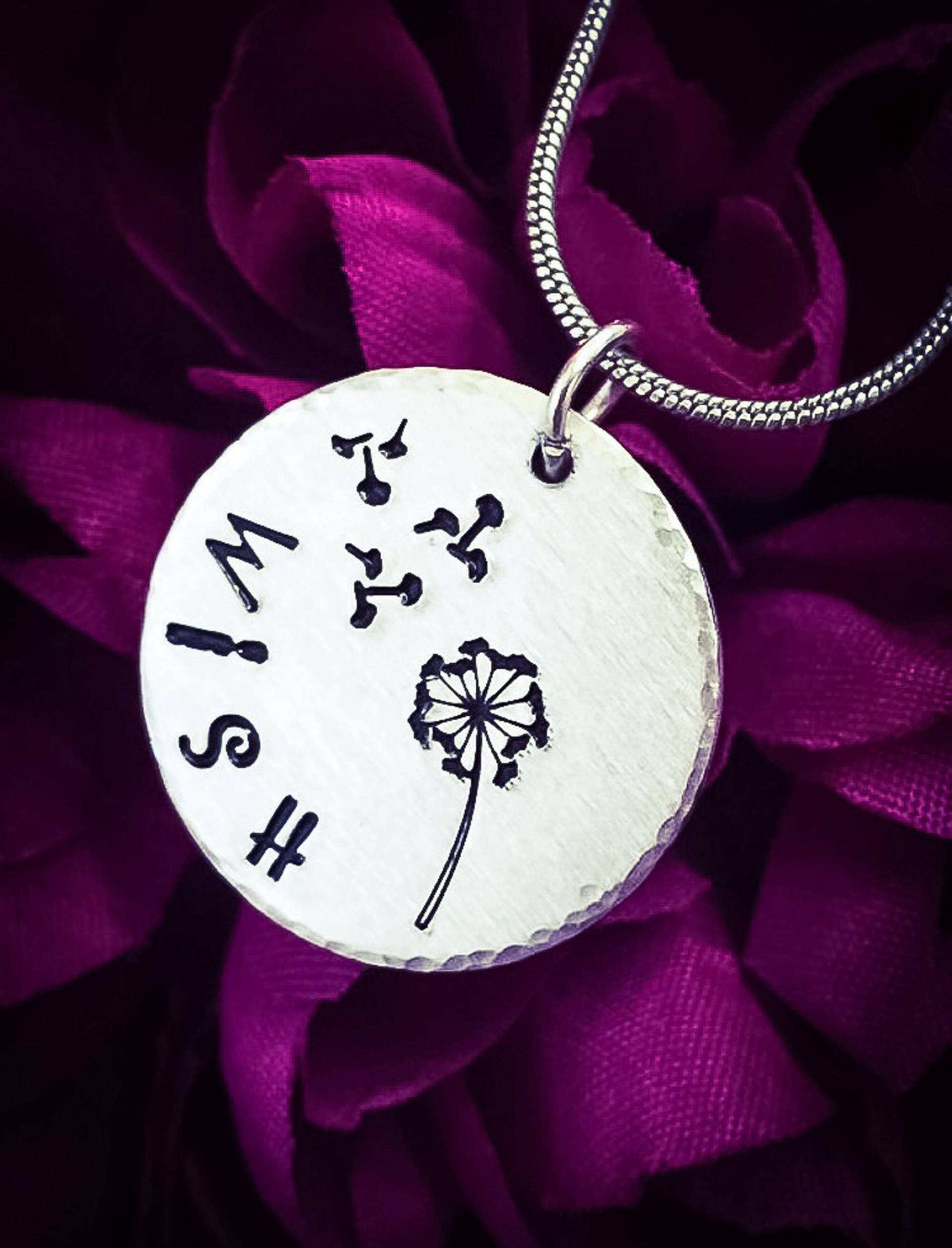Hand Gestempelt Pusteblume Wunsch Halskette Inspirierender Anhänger Aus Aluminium Hand Gestempelt Pusteblume Wunsch Halskette Inspirierender Anhänger Aus Aluminium von BlossomWitchUK