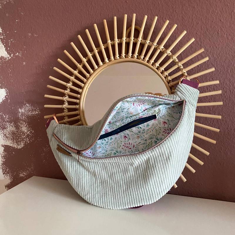 Hip Bag Bauchtasche Bum Crossbody Xl Hellgrün Blumen von Blossomoutloud