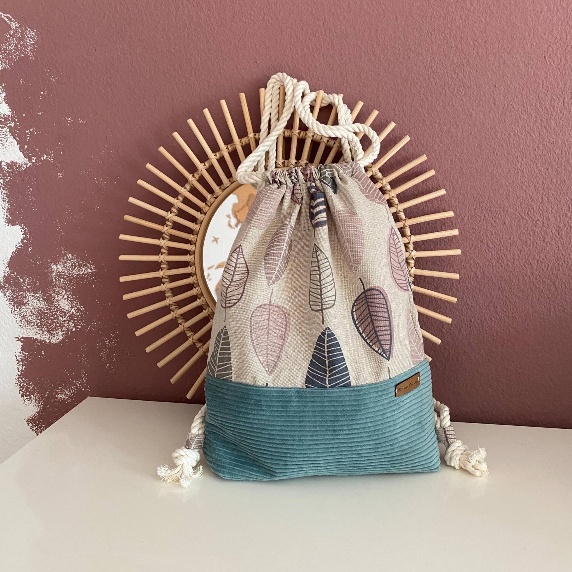 Turnbeutel Rucksack Sportbeutel Geschenk Damen Blätter Motiv Mintgrün Turnbeutel Rucksack Sportbeutel Geschenk Damen Blätter Motiv Mintgrün von Blossomoutloud