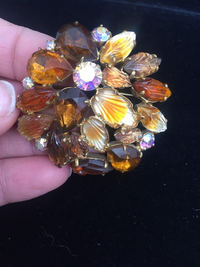 Vintage Bernstein Ton Geformtes Glas Ab Strass Blätter Eicheln Citrin Topaz Vintage Bernstein Ton Geformtes Glas Ab Strass Blätter Eicheln Citrin Topaz von BlossomsAntiques