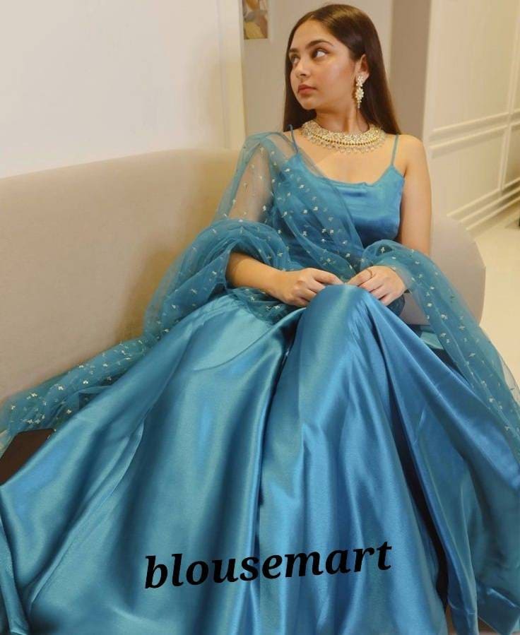 Astral Blue Satin Lehenga, Wedding Bridemaids Lehenga Choli, Party Wear Women Lehenga, Customize Choli von BlouseMart