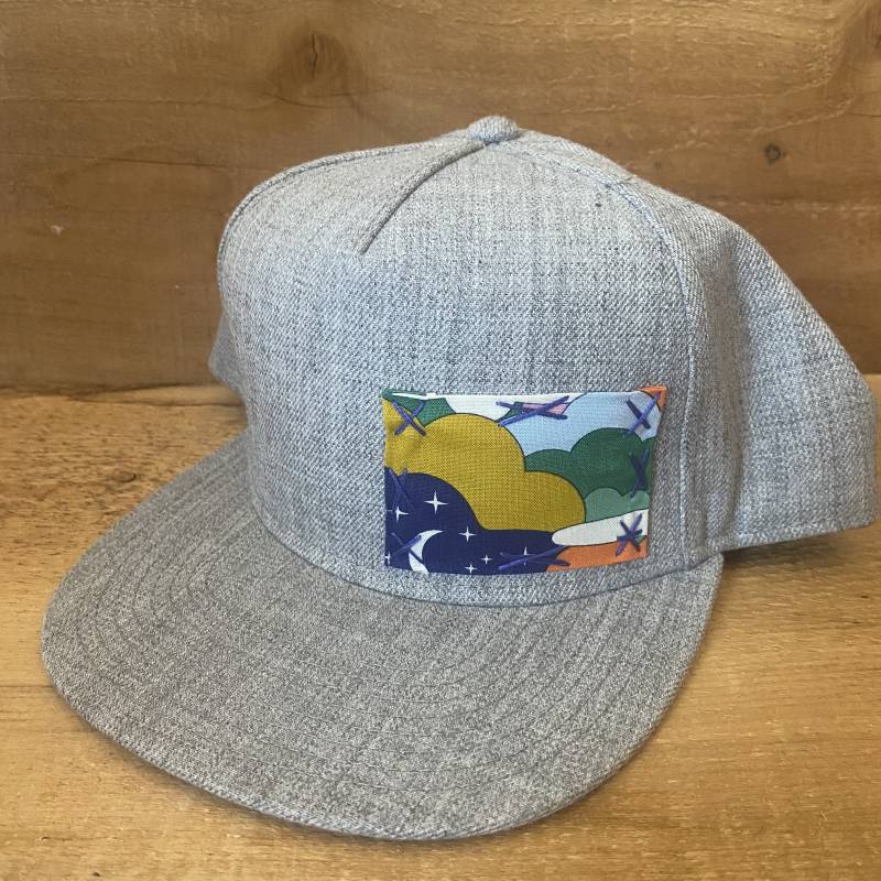 Gepatchter Flacher Rand Voll Zurück Blowfish Designs Herren Damen Hut von Blowfishdesignshats