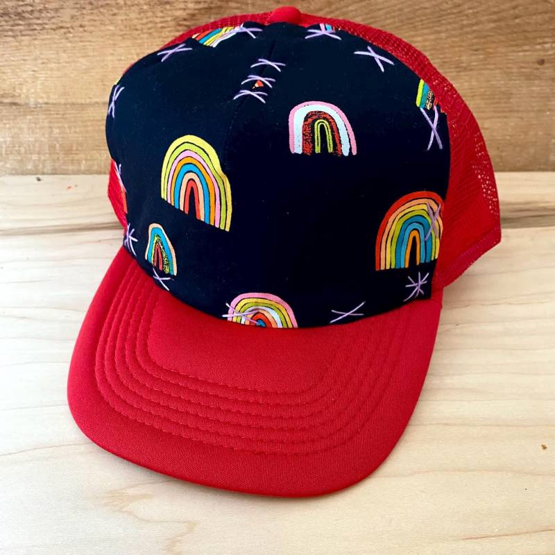 Regenbogen Druck Kinder Kleinkind Trucker Blowfish Designs Hüte von Blowfishdesignshats