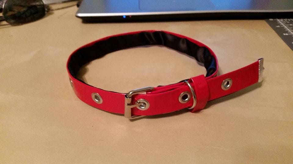 Rote Und Schwarze Halsband Rote Und Schwarze Halsband von BlueAndRedDragonCo