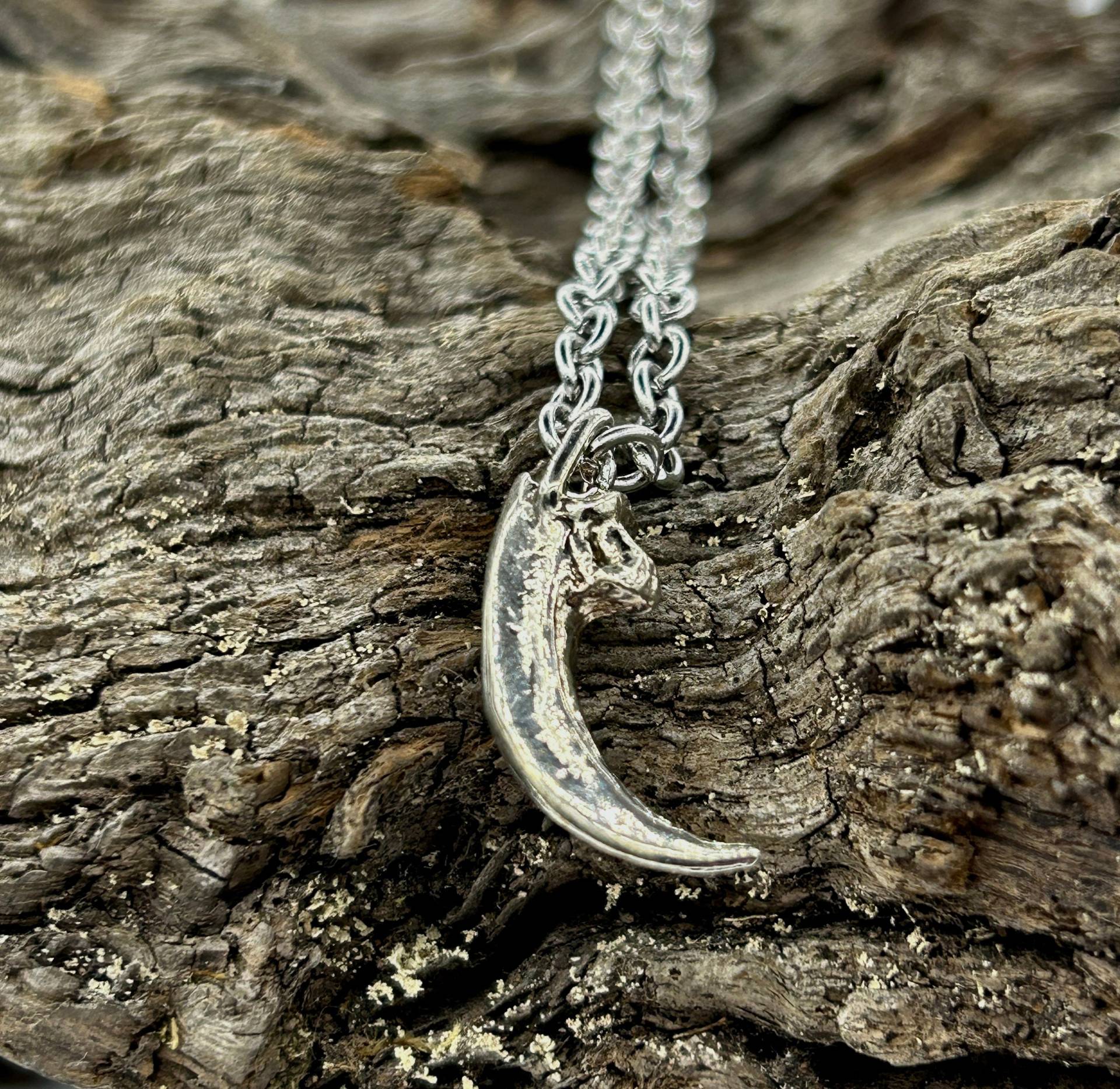Kleiner Falke Kralle Halskette Sterling Oder Weiß Bronze Made in Nyc Kleiner Falke Kralle Halskette Sterling Oder Weiß Bronze Made in Nyc von BlueBayerDesignNYC