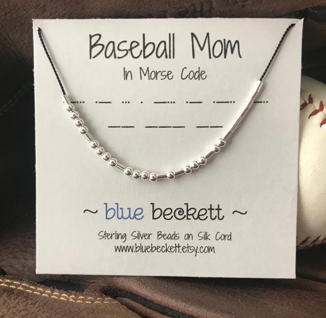 Baseball Mom Morse Code Halskette - Sterling Silber Perlen Auf Seidenschnur/Fußball Mom Mit Jedem Sport Personalisieren von BlueBeckett