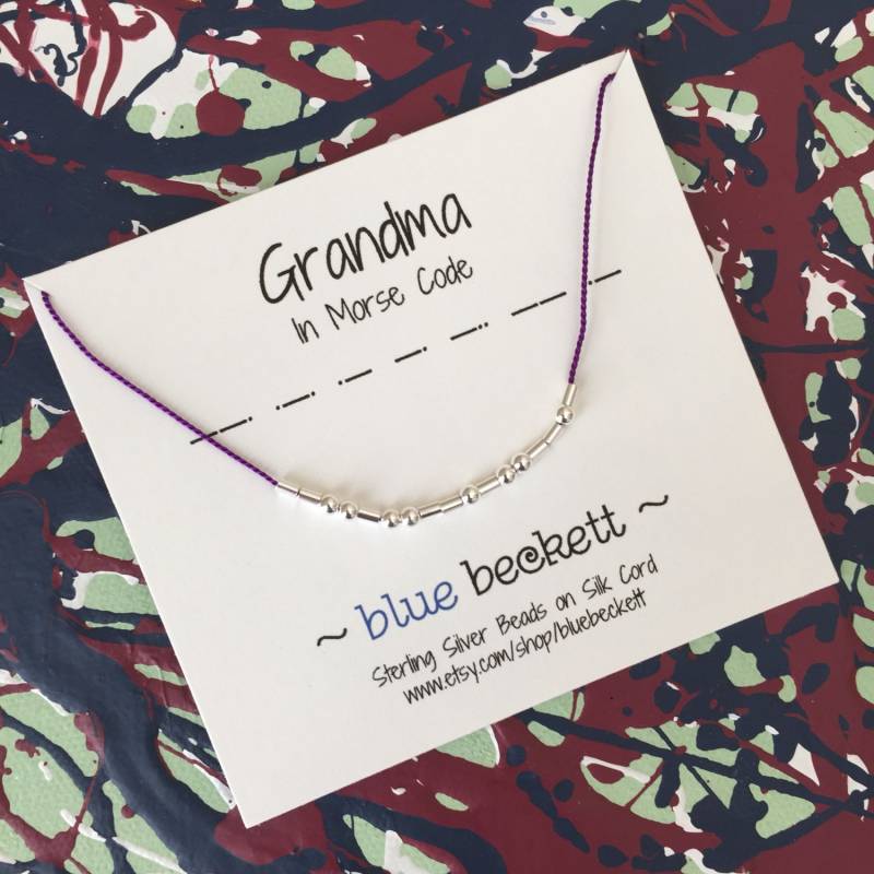 Morse-Code "Grandma' Halskette - Sterling Silber Oder 14K Gold Filled Perlen An Seidenkordel Personalisieren Sie Mit Lieblingswort/Name Und von BlueBeckett