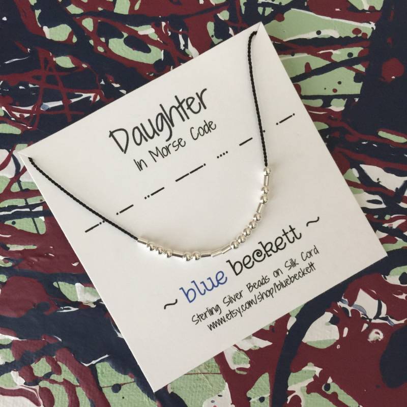 Morse-Code "Tochter' Halskette Mit Sterling Silber Oder 14K Gold Gefüllte Perlen An Seidenschnur - Personalisieren Sie Unterschiedlichen Namen / von BlueBeckett