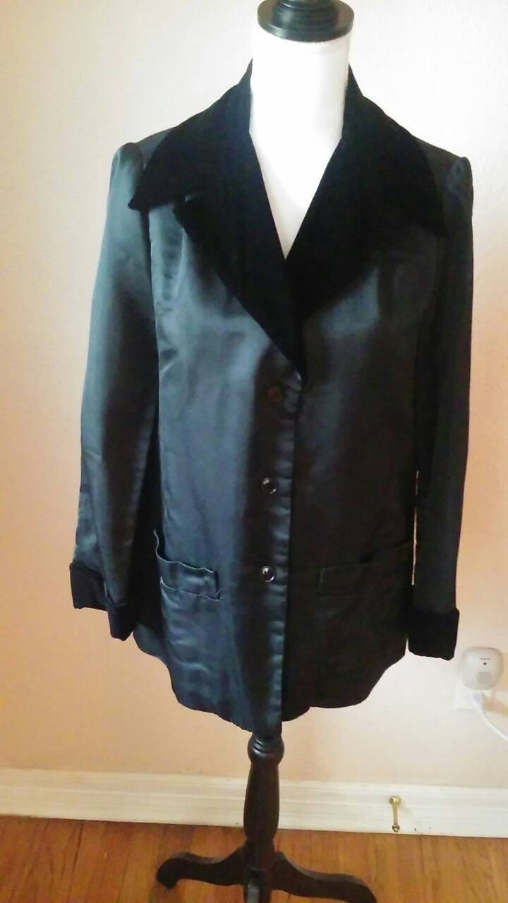 Vintage Oscar De La Renta Schwarze Seide Abend Jacke Mit Samtkragen Und Manschetten von BlueBullBoutique