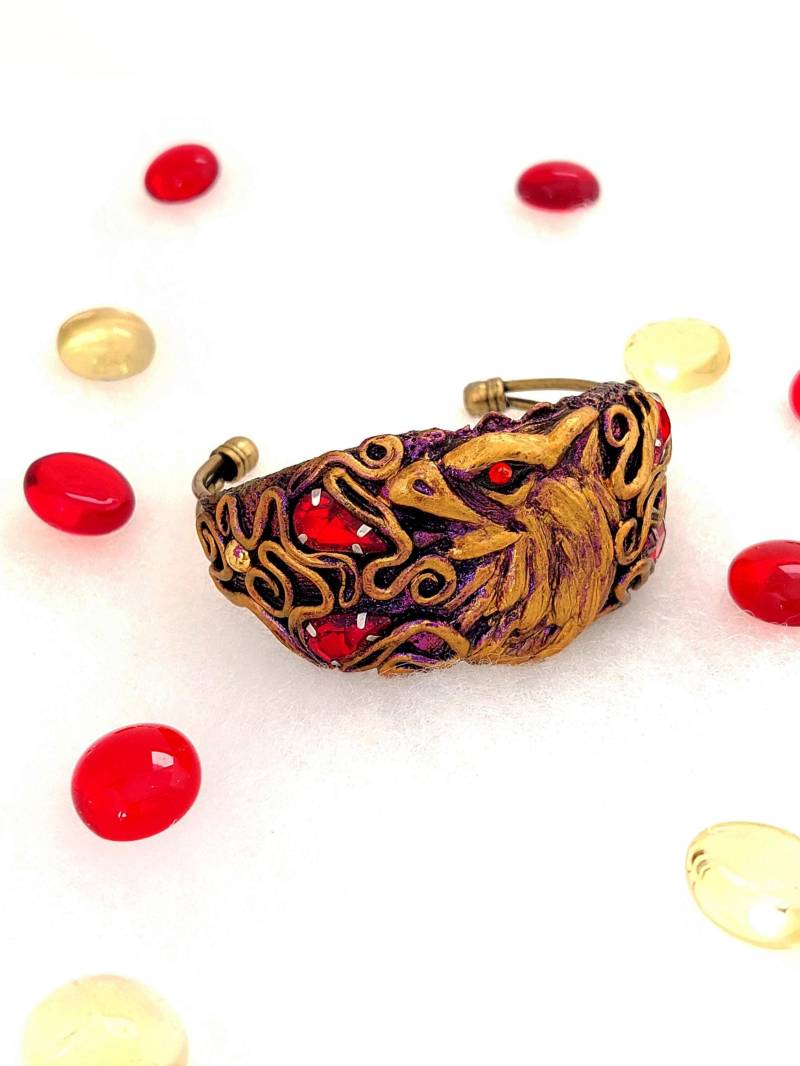 Handgefertigtes Griffin Armband Stahl Bronze, Lila & Gold von BlueChamaeleon