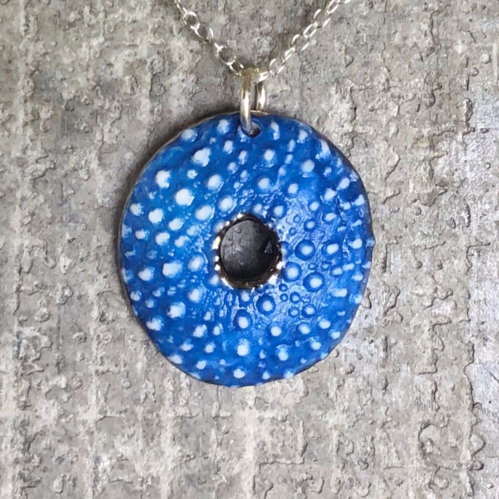 Porzellan Seeigel Neclace in SilberGroß, Rund Und Blau Porzellan Seeigel Neclace in SilberGroß, Rund Und Blau von BlueCinderBiologica