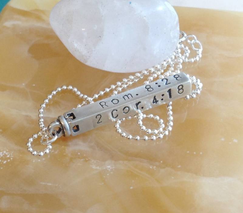 Bar Halskette - Gestempelte Swivel Individuell Handgestempelte Personalisierte Gestempelte Ihr Name, Zitat von BlueCornerCreasigns