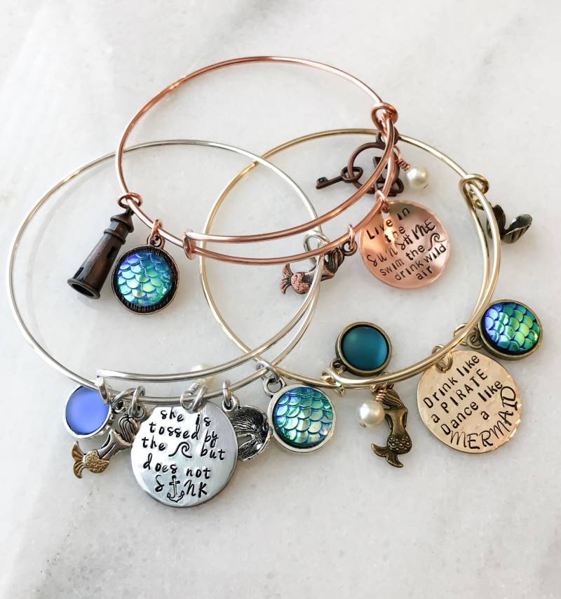 Meerjungfrau Bettelarmband, Armband, Hand Gestempelt, Erweiterbar Armreif, Verstellbar, Personalisierte Zitat, Leuchtfeuer, Schwimmen, Flosse, Ozean von BlueCornerCreasigns