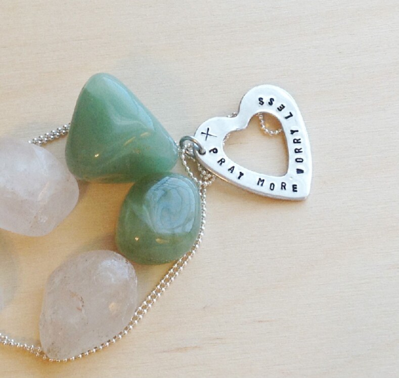 Personalisierte Halskette - Hand Gestempelt Mama Gestempelte Halskette, Paar, Schwester, Beste Freundin von BlueCornerCreasigns