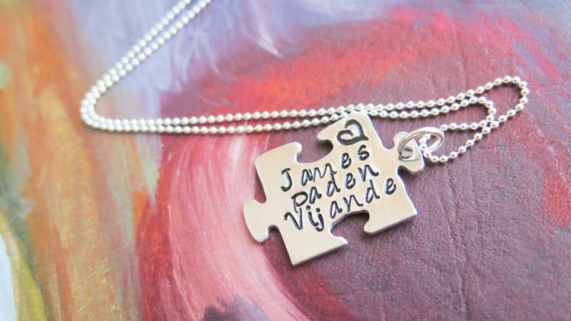 Personalisierte Halskette - Hand Gestempelt Mama Gestempelte Halskette, Paar, Schwester, Beste Freundin von BlueCornerCreasigns