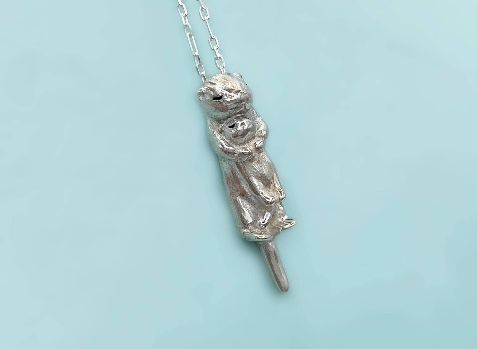 Silber Otter Und Baby Halskette Silber Otter Und Baby Halskette von BlueDotJewelry