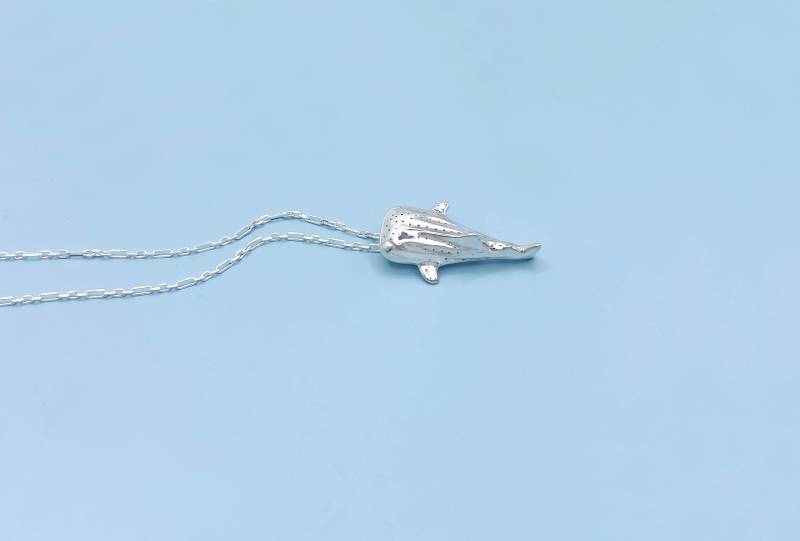 Silber Walhai Halskette Silber Walhai Halskette von BlueDotJewelry