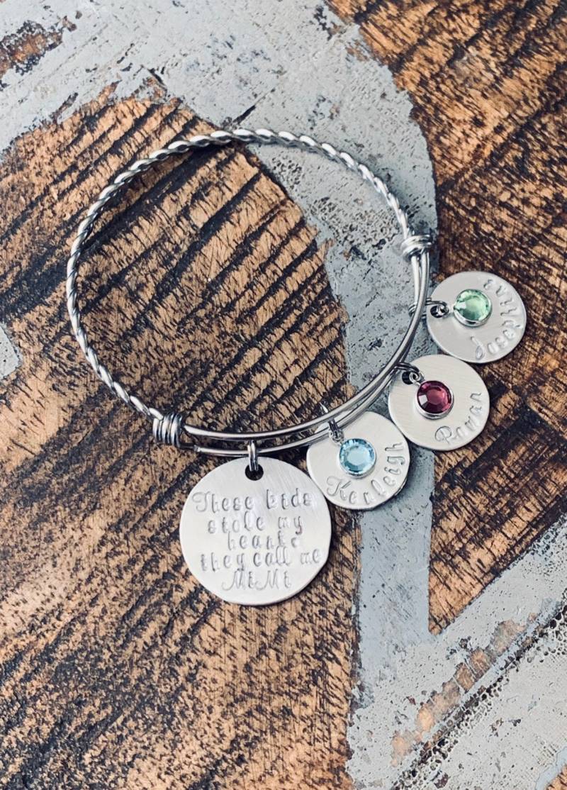 Diese Kinder Gestohlen Mein Herz Silber Mama Nana Armreif Oma Handgestempelt Schmuck Einstellbare Namen Armband Geschenk Für von BlueEyedJewelsTX