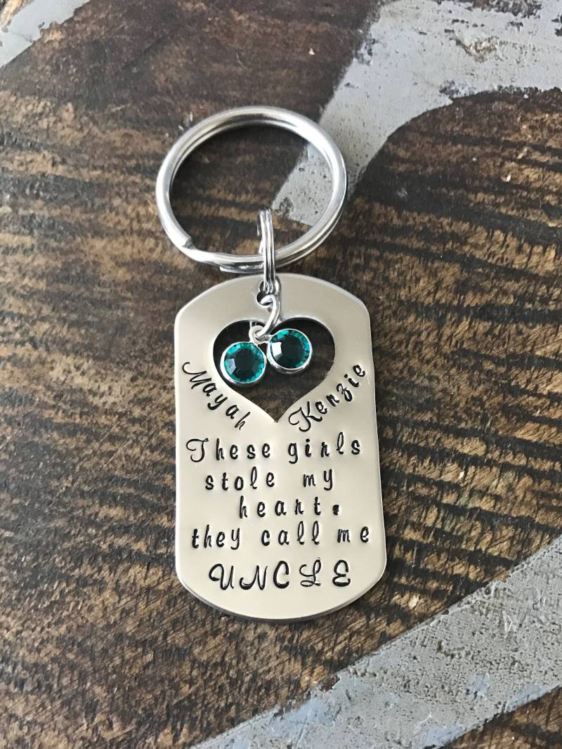 Diese Mädchen Personalisierte Onkel Geschenk Schlüsselanhänger Geschenk Dieser Gehört Zu Personalisierten Geburtstag von BlueEyedJewelsTX