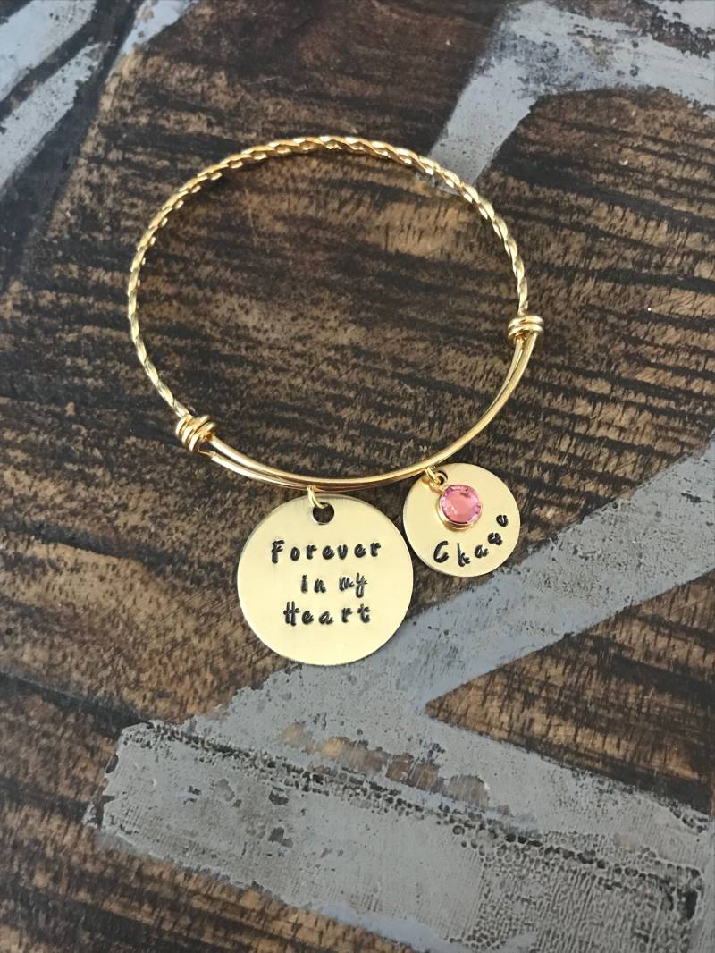 Für Immer in Meinem Herzen Armband Memorial Schmuck Sympathie Armreif Handgestempelt Personalisieren Muttertag Geschenk Gold von BlueEyedJewelsTX