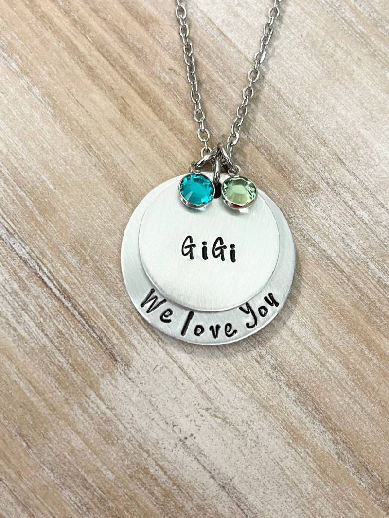 Gigi Halskette Personalisiert Mit Geburtsmonaten Geburtssteinen Geschenk Für Mama Oma Handgemachter Schmuck von BlueEyedJewelsTX
